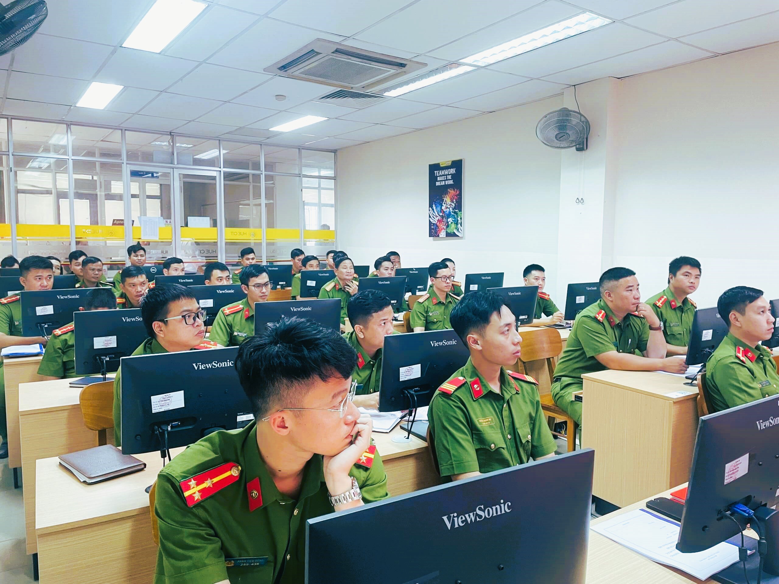 Hội nghị hướng dẫn chuyển giao hệ thống số hóa hồ sơ nghiệp vụ phòng cháy chữa cháy (PCCC) và quản lý cơ sở nguy hiểm về cháy, nổ trên địa bàn tỉnh Thừa Thiên Huế