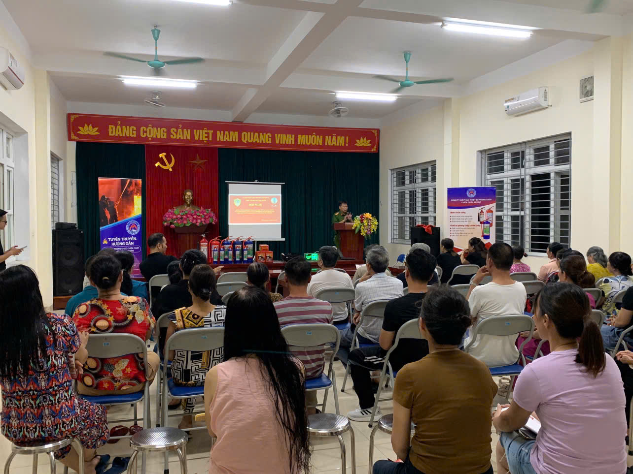 Công an phường Kiến Hưng tổ chức tuyên truyền, phổ biến kiến thức pháp luật, kỹ năng phòng cháy, chữa cháy và thoát nạn ở khu dân cư